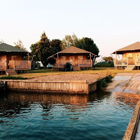 Luxury Lake Lodge Alphen  المظهر الخارجي الصورة
