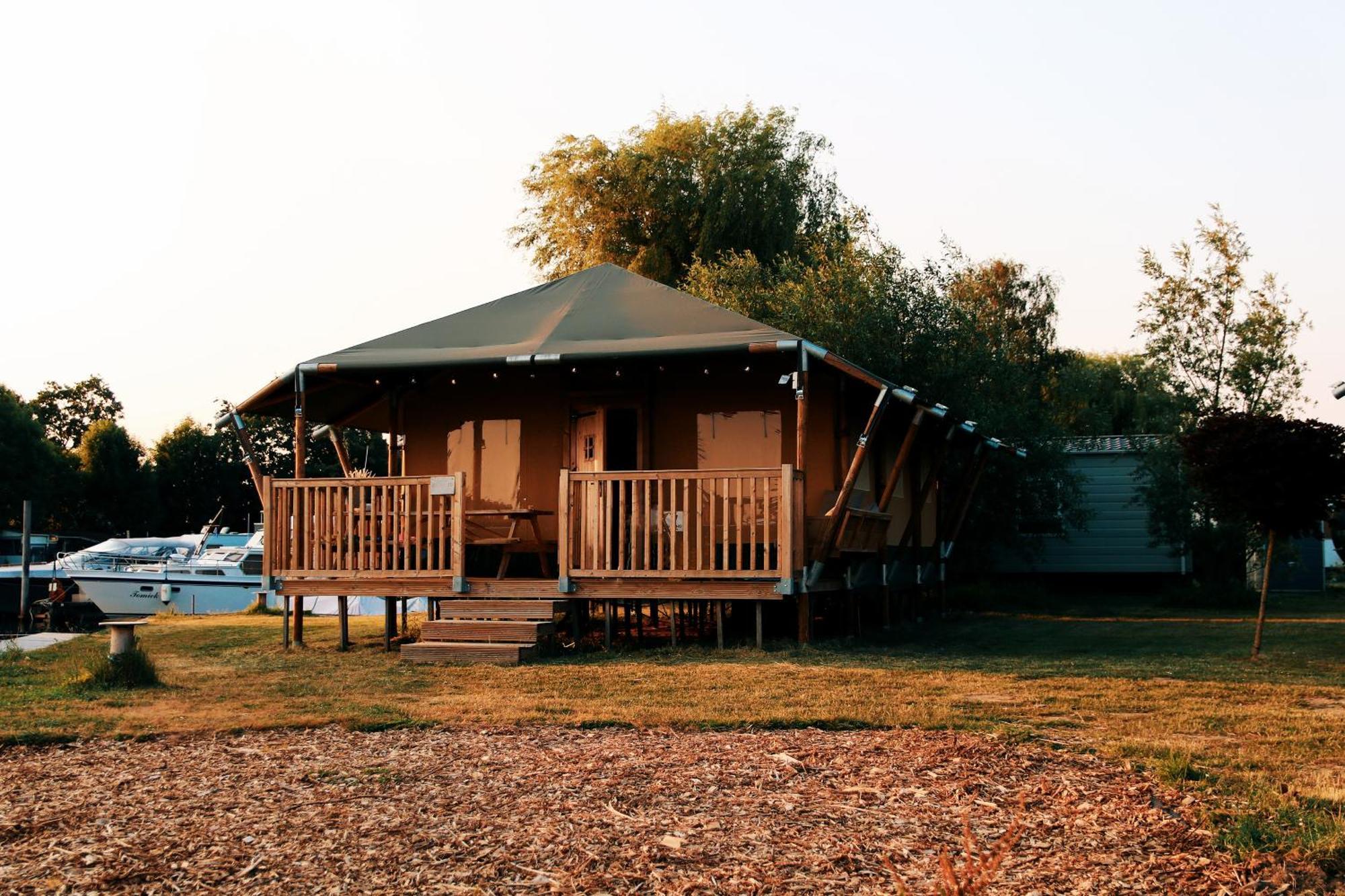 Luxury Lake Lodge Alphen  المظهر الخارجي الصورة