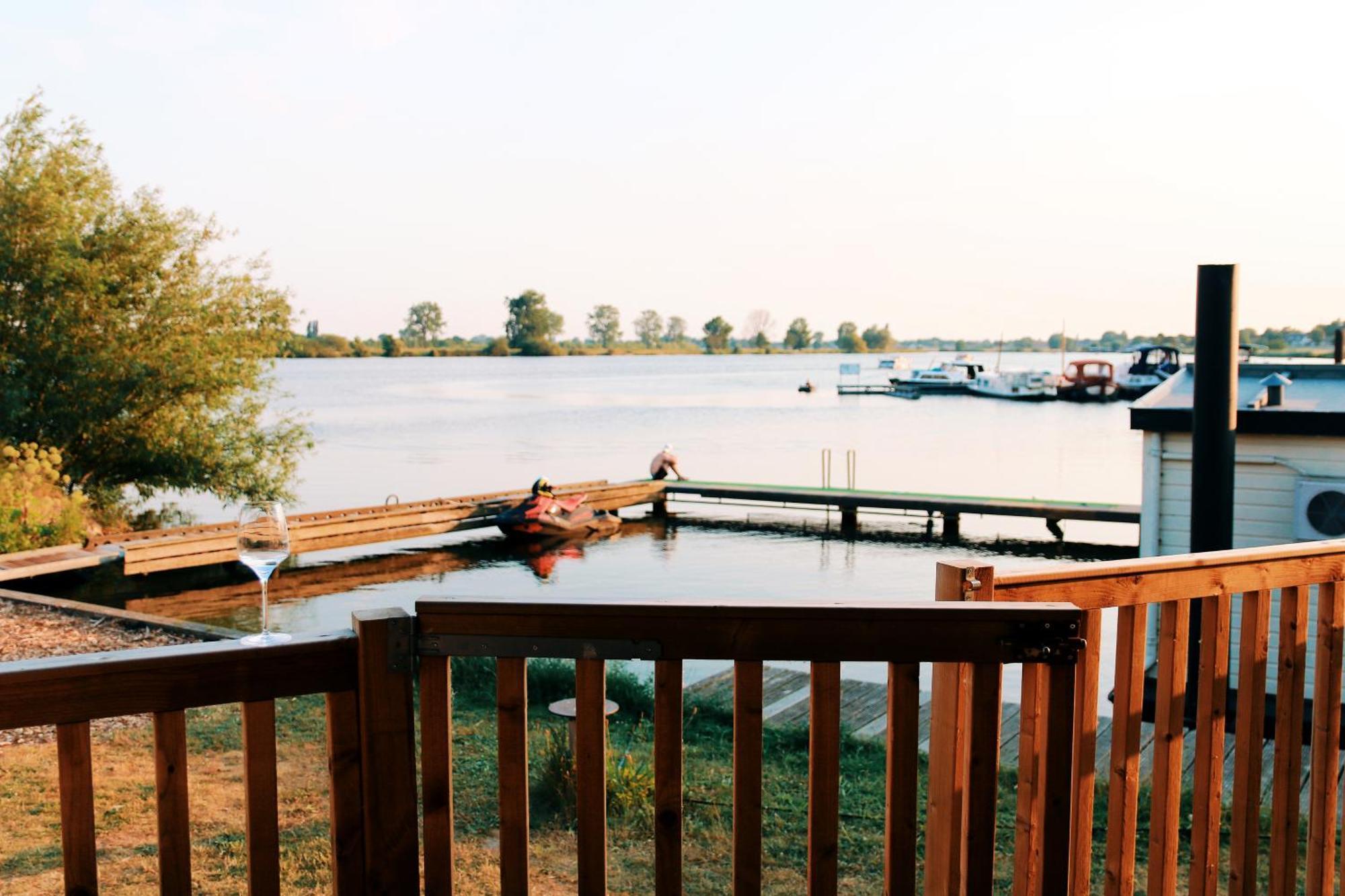 Luxury Lake Lodge Alphen  المظهر الخارجي الصورة